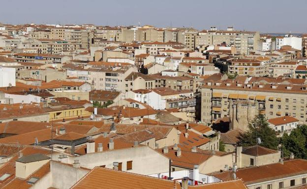 Alquilar un piso en Salamanca supone el 27% de los ingresos familiares, comprarlo 'solo' el 20%