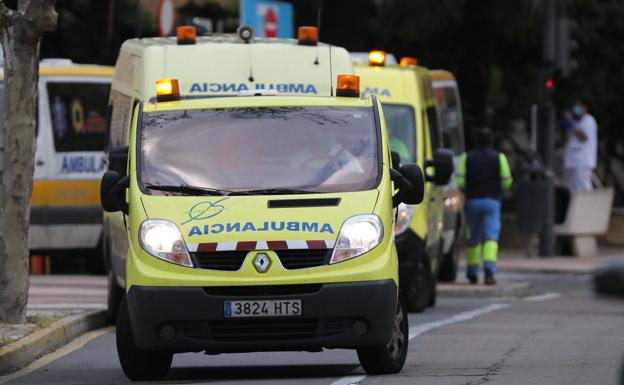 Fallece un varón de unos 50 años tras quedar atrapado debajo de su todoterreno en Navalmoral de Béjar