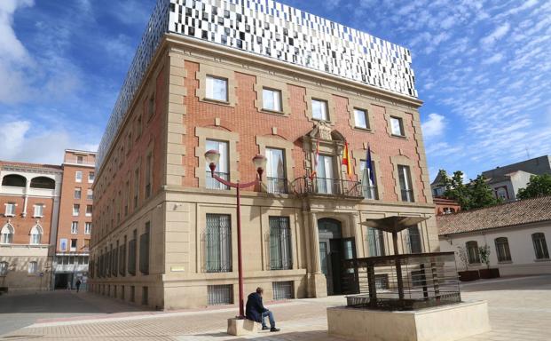 Orden de alejamiento para el profesor de Venta de Baños investigado por acoso a menores