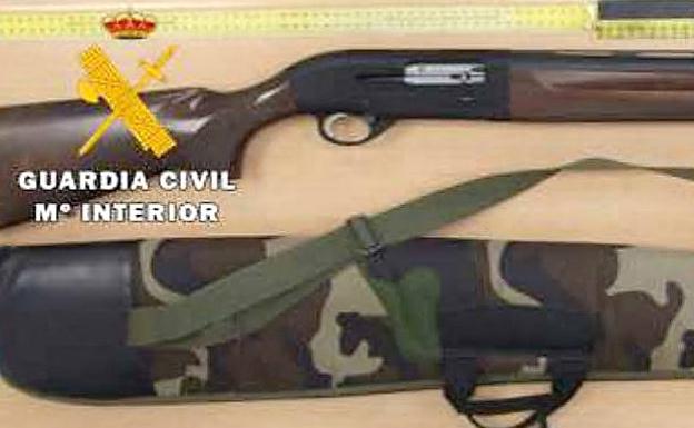 Ocupan el trastero de su vecino para guardar un arma robada en Santovenia