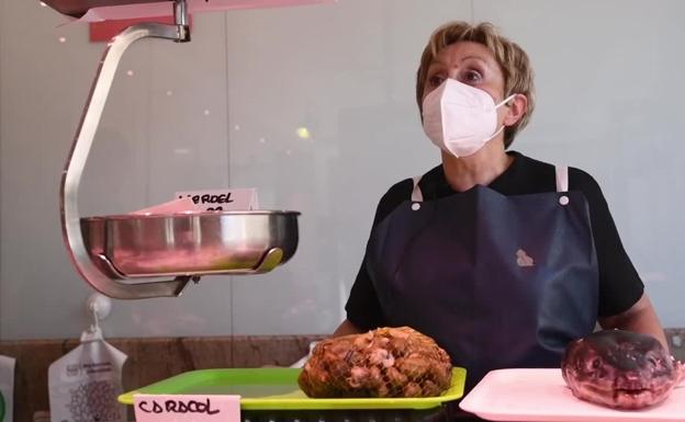 «No he encontrado relevo, si no llega nadie bajaré la persiana»