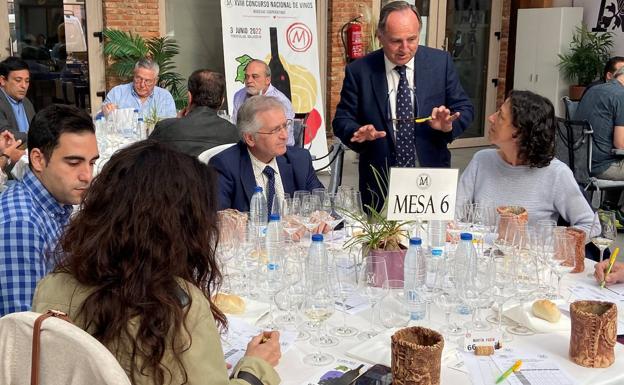 Técnicos de Urcacyl recorren 6.416 kilómetros para recoger los 64 vinos finalistas de los Premios Manojo