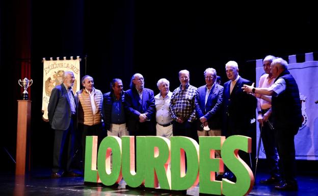 León de la Riva y Joaquín Díaz rememoran su etapa de escolanos en el Colegio de Lourdes