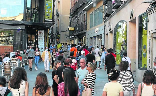 Los comerciantes de la Calle Real luchan por la recuperación, «más lenta» de lo esperado
