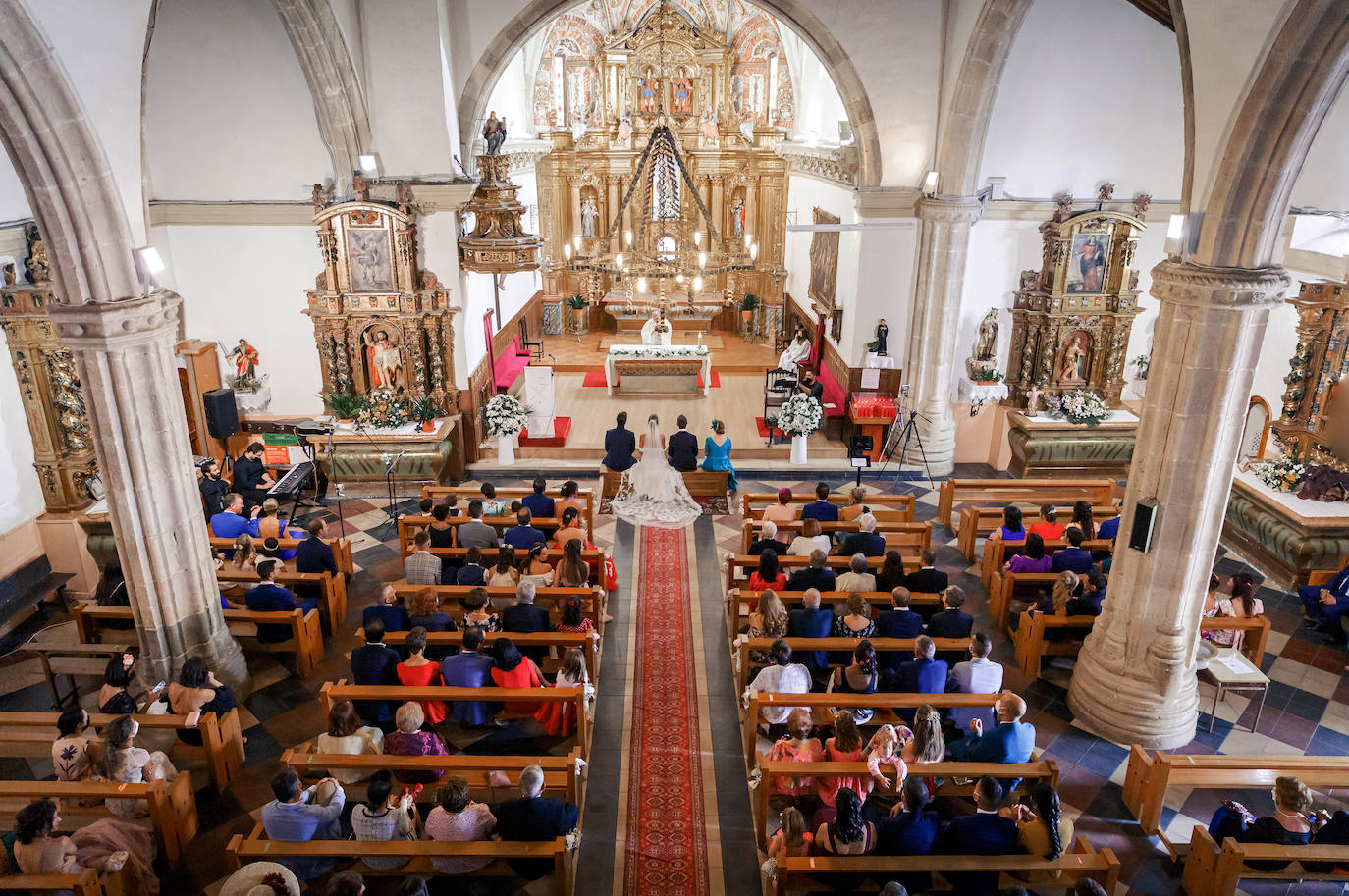 Las bodas católicas recuperan el ritmo previo a la covid y las civiles se estancan