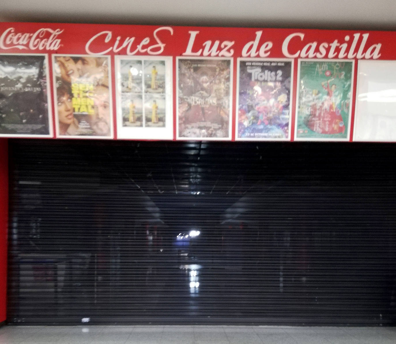 La escasa rentabilidad aboca al cierre al cine del Luz de Castilla
