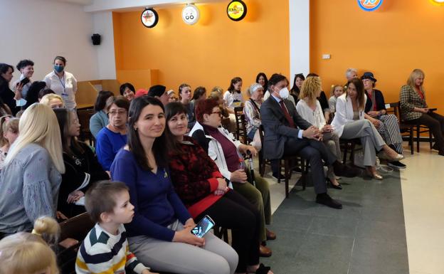 El alcalde de Salamanca traslada el compromiso de la ciudad con los refugiados ucranianos