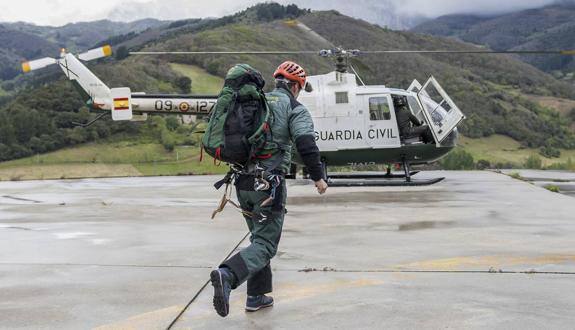 Rescatan el cadáver de un senderista de 76 años en Gredos