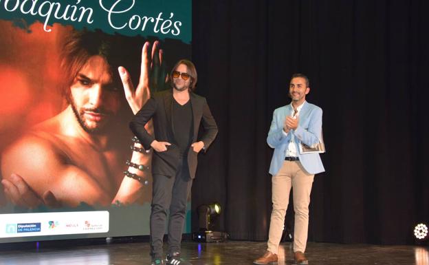 Joaquín Cortés recoge en Guardo el Premio AMGu de la Danza