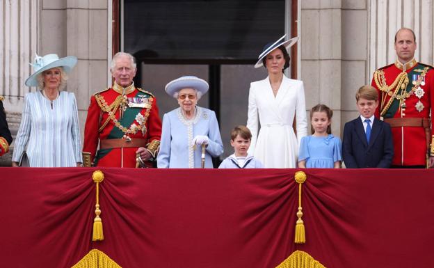 Los británicos se vuelcan con su reina