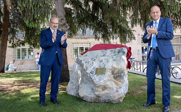 La USAL recibe una piedra de wolframio de tres toneladas
