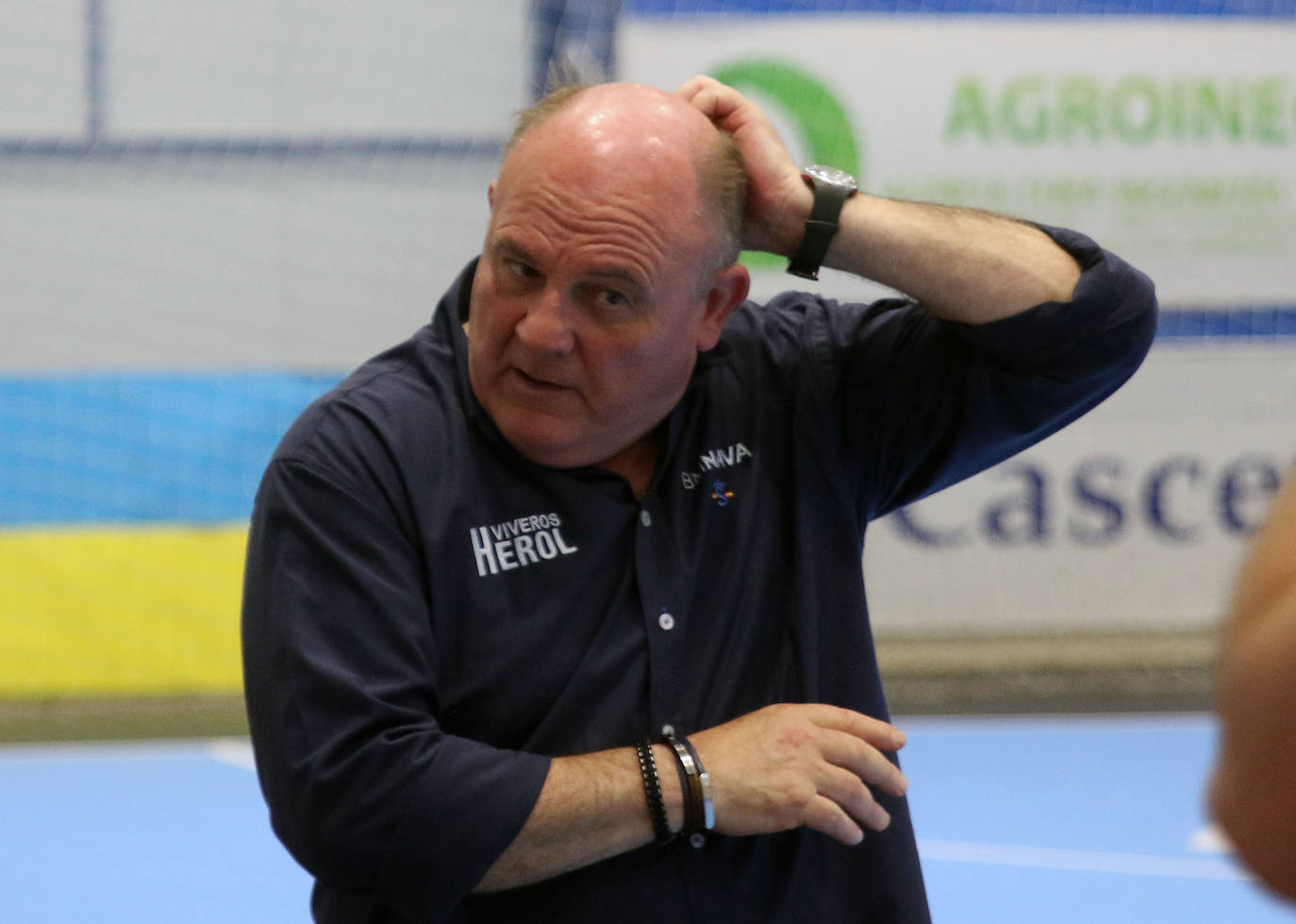 Zupo Equisoain deja de ser el entrenador del Balonmano Nava