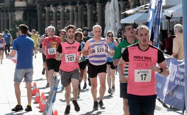 La fiesta del atletismo popular toma la Plaza Mayor de Valladolid
