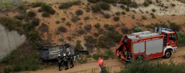 Dos asturianos pierden la vida en Zamora al salirse su coche de la A-66 y volcar