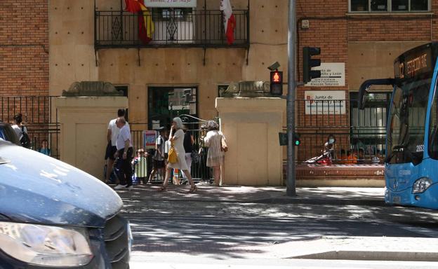 La contaminación en los entornos del Claret y Diego de Colmenares infringe el límite legal