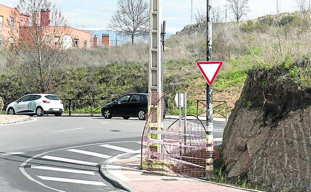 La retirada del poste de telégrafos entre San Gabriel y Vía Roma costará algo más de 5.000 euros