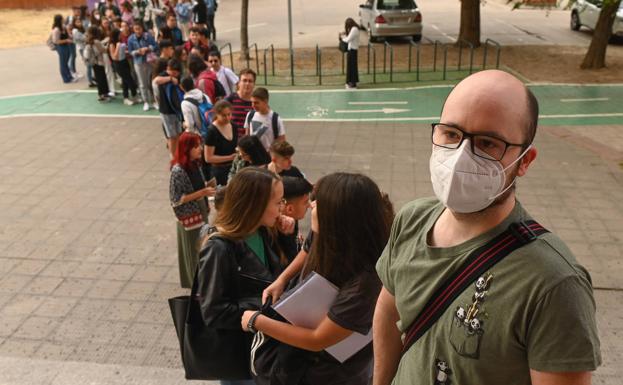 García-Gallardo hace campaña a costa de la EBAU