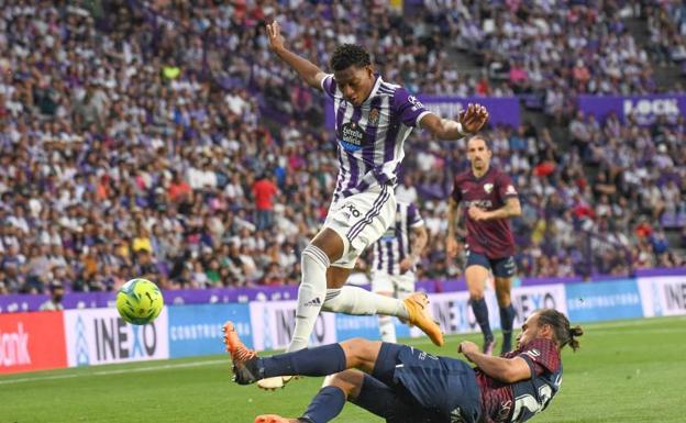 La continuidad de Gonzalo Plata en el Real Valladolid se complica día a día