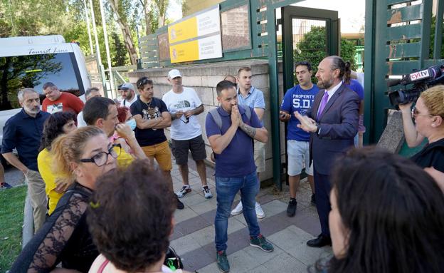 El Gobierno traslada a Madrid la reunión para salvar Siro tras el encuentro con la Junta
