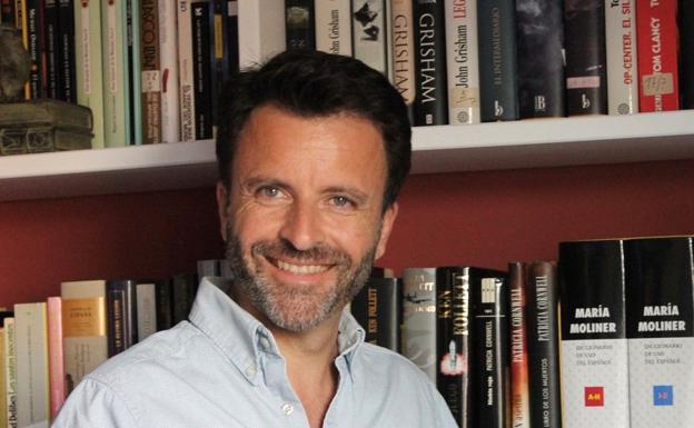 José Luis Gil Soto presenta esta tarde en Salamanca su nuevo libro, 'Lagrimas de Oro'