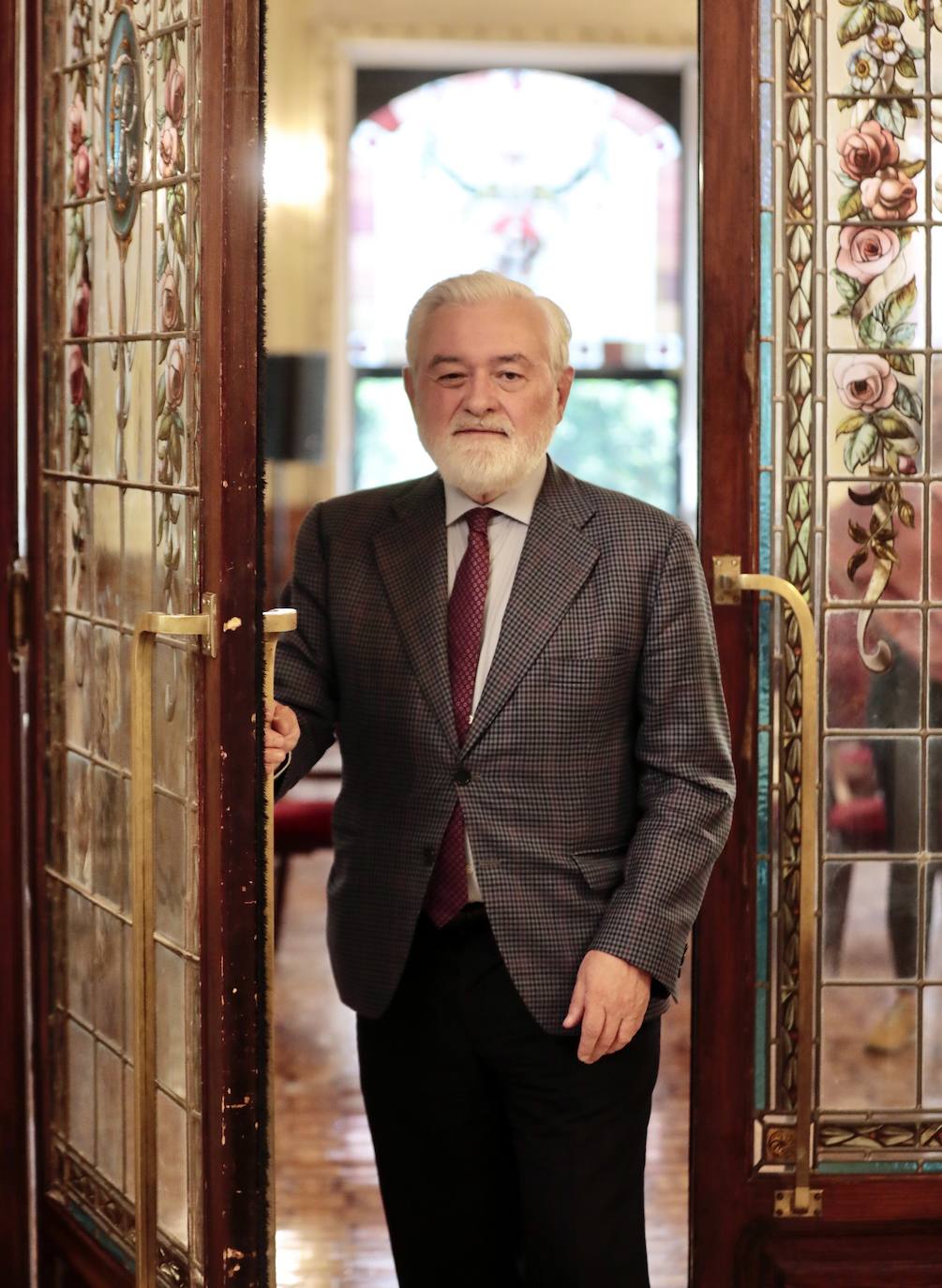 Darío Villanueva: «Nadie puede obligar a 500 millones de hablantes a usar la palabra 'elles»