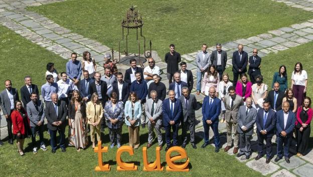 Rocío Lucas apuesta en Salamanca por poner a los jóvenes y su talento a disposición de la sociedad