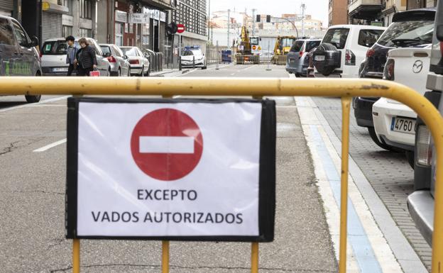 El desmontaje de un andamio cortará la calle Juan Mambrilla hasta el viernes