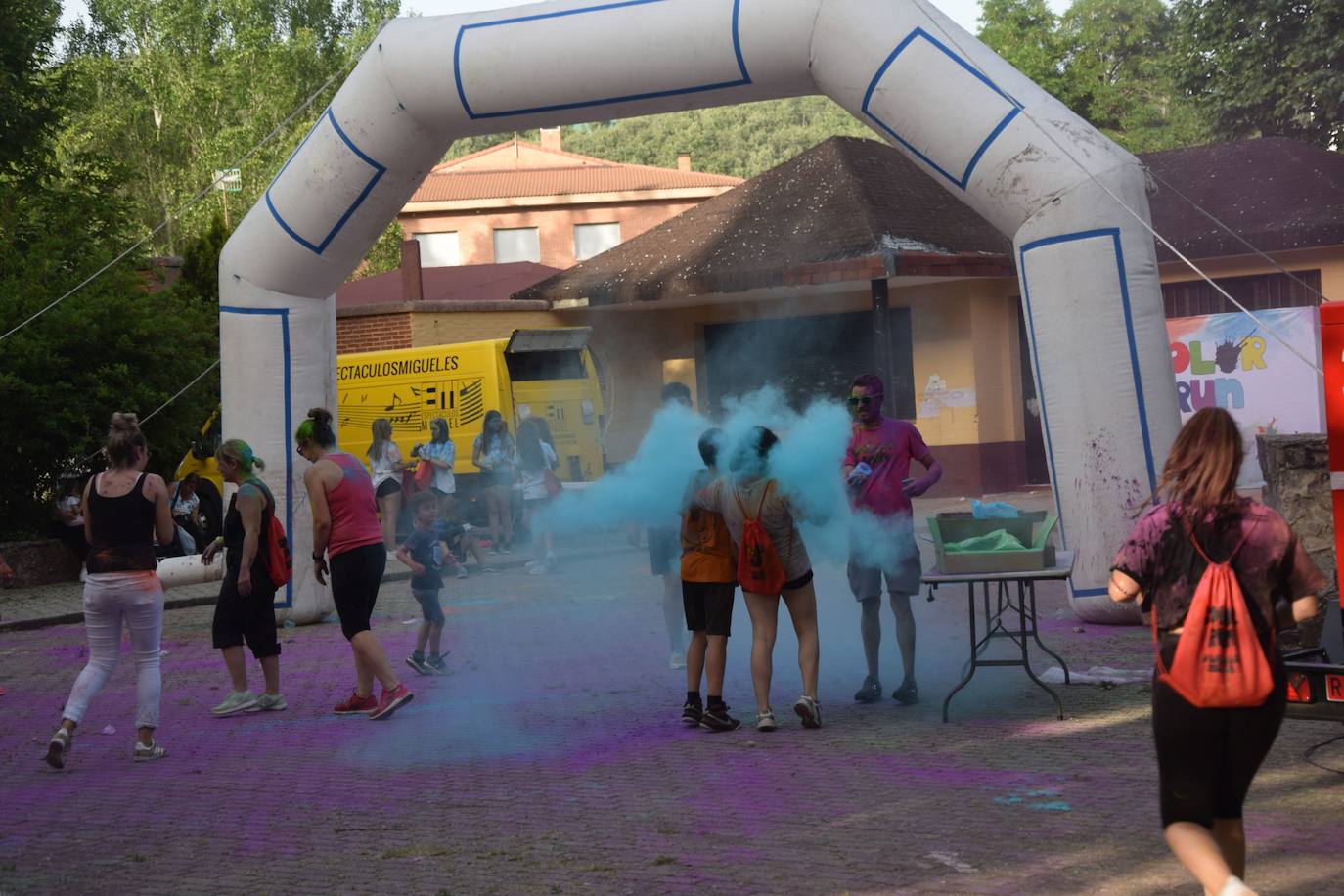 Una carrera de colores para despedir las fiestas de Guardo