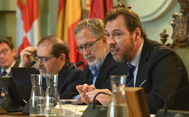Puente augura que ganará las elecciones y la oposición ya lo ve de exalcalde