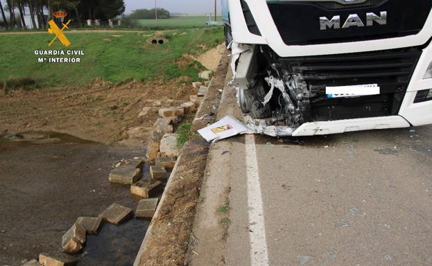 El conductor del camión que dañó el puente de Población de Campos estaba ebrio