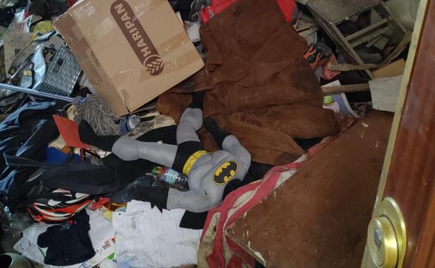 La hermana del vecino conflictivo de la calle Pato: «Tras luchar por él toda la vida tiramos la toalla»