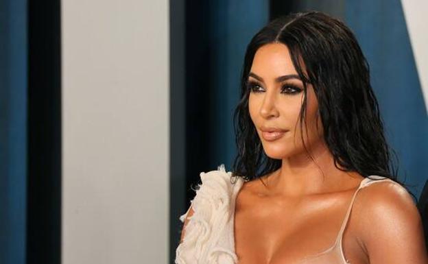 Ya se pueden ver los daños ocasionados por Kim Kardashian en el vestido de Marilyn Monroe