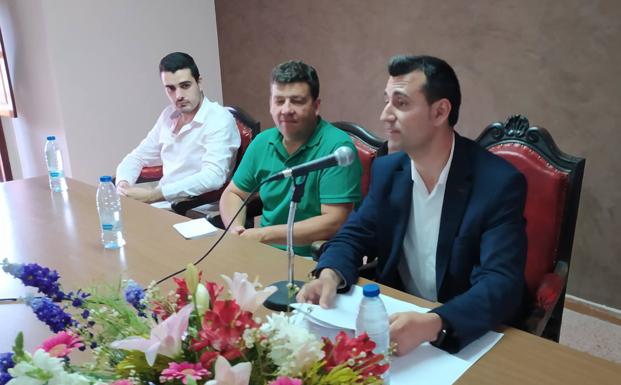 El alcalde de Rioseco ensalza en el pregón de Villalba de los Alcores el emprendimiento de sus vecinos