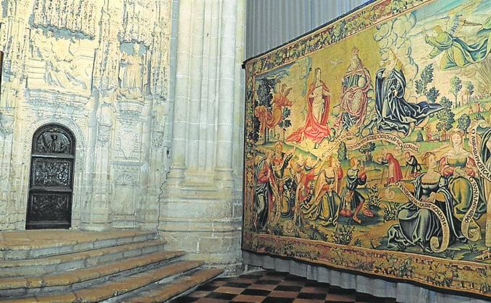 El Trascoro retrocede cinco siglos gracias a los textiles
