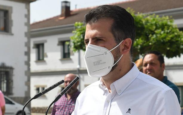 Tudanca celebra que en Andalucía «al menos» la «extrema derecha» no será «decisiva»