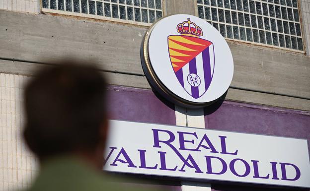 La Federación de Peñas del Real Valladolid inicia una recogida de firmas para que no se cambie el escudo