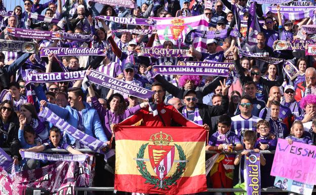 Concentración pacífica por la defensa del escudo del Real Valladolid