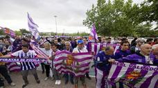 Concentración en contra del cambio de escudo del Real Valladolid