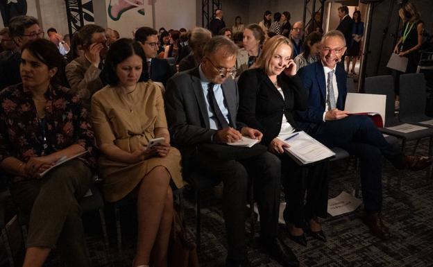 El rector de la USAL rechaza «enlatar» los estudios universitarios en microgrados