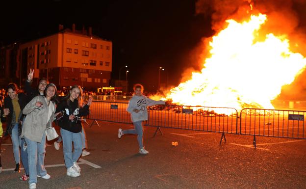 Palencia celebra con fuego la festividad de San Juan