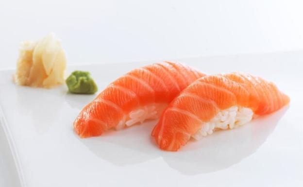 Nigiri de salmón, la variedad de sushi más popular