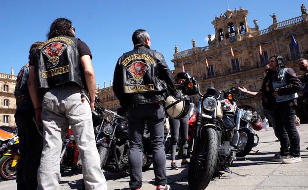 Más de un centenar de moteros ruedan 137 kilómetros en Salamanca para concienciar contra el Bullying