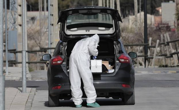 Los restos de pintura en el pantalón de Esther no se corresponden con los del coche de Óscar S.