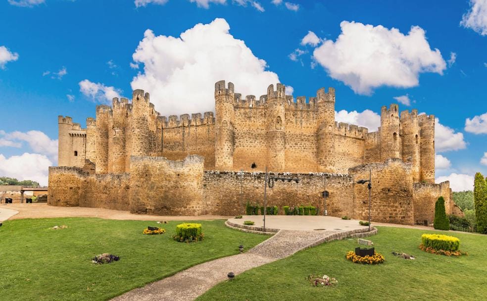 Valencia de Don Juan: historia milenaria bajo un imponente castillo