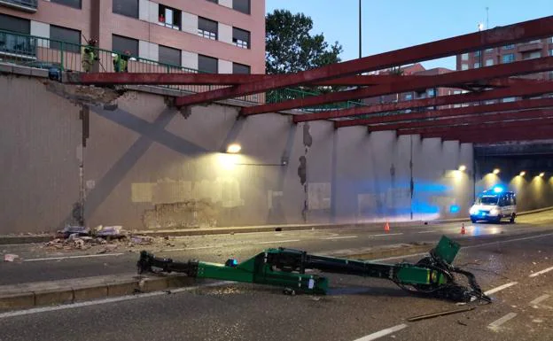 El Ayuntamiento investigará el derribo de una viga del túnel de la Circular por un camión municipal