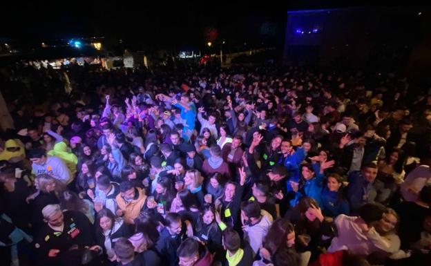 Los jóvenes vuelven a tomar las calles en San Cristóbal de Segovia