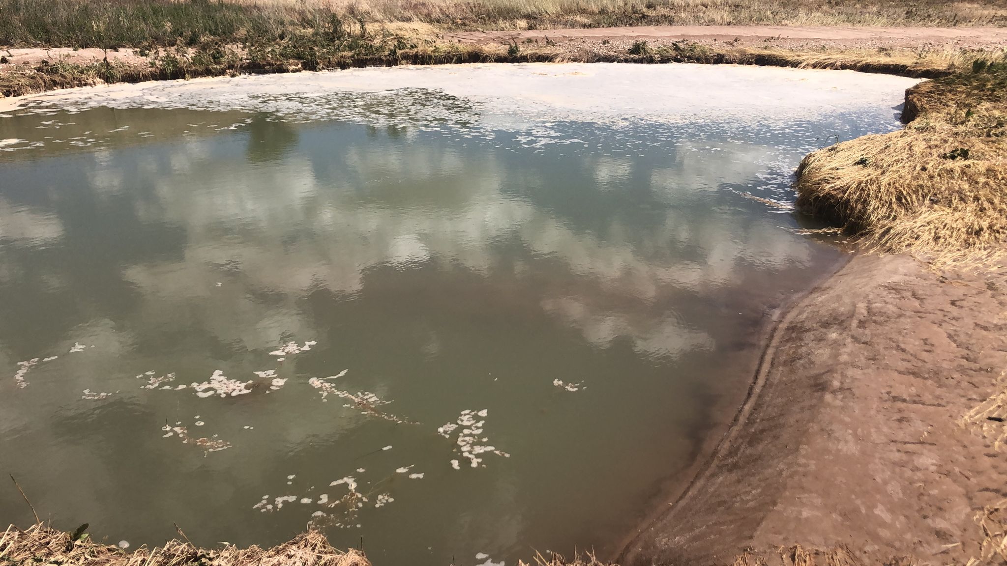 El nuevo reventón de la tubería del canal de Riaza, en imágenes