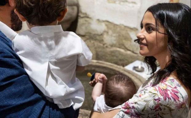 Inés Arrimadas bautiza a su segundo hijo en Salmoral, el pueblo de Salamanca donde nacieron sus padres