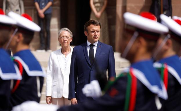 Macron prepara el cambio de Gobierno tras una intensa agenda internacional