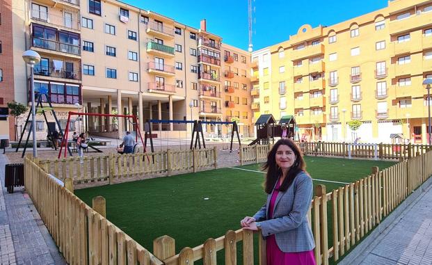 El Ayuntamiento moderniza la Plaza de Francisco Botello de Moraes como un espacio más saludable